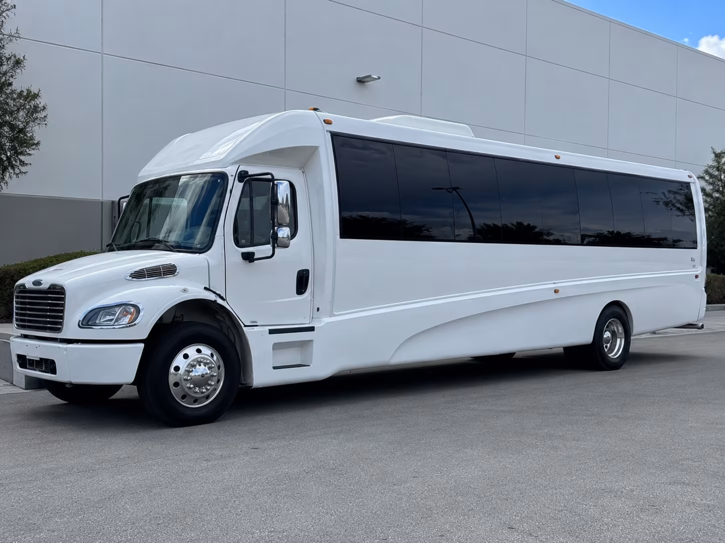 50 Passenger Party Bus Exterior